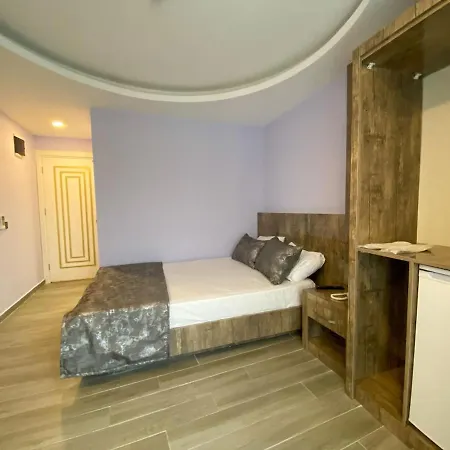 Castle Light Boutique מלון אלאניה